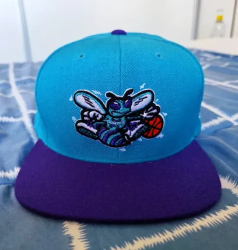 Lindo boné ORIGINAL NBA Charlotte Hornets Mitchell & Ness!