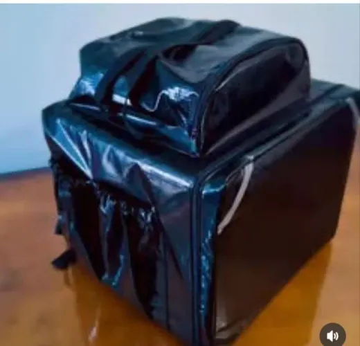 bag delivery de couro e forrada por dentro
