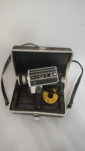 Câmera Super 8 Yashica Super 40K