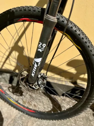 Bicicleta KRW Aro 29 - Freio a Disco - Excelente Estado