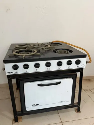 Fogão Dako couraçado 4 bocas com forno