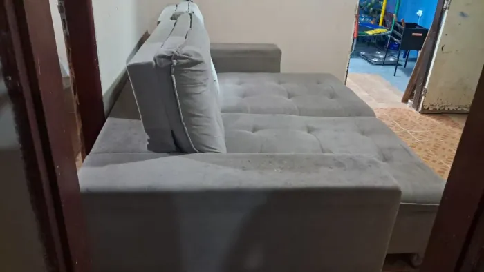 Vendo sofá reclinado eli medi 1 metrô de comprimento e 180 de largura