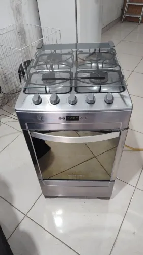 Vendo fogão Brastemp 4 bocas funciona perfeitamente leia a descrição do anúncio.