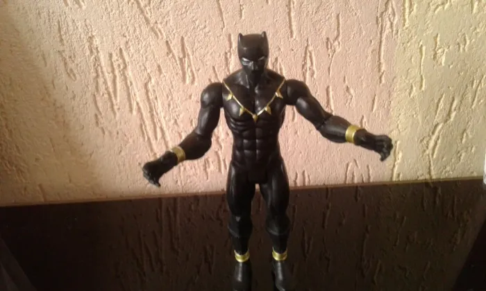 Boneco Pantera Negra Marvel Vingadores Colecionável 20 cm