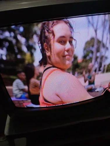 Televisão SEMP TOXIBA COM CONTROLE DE TUBO FUNCIONANDO