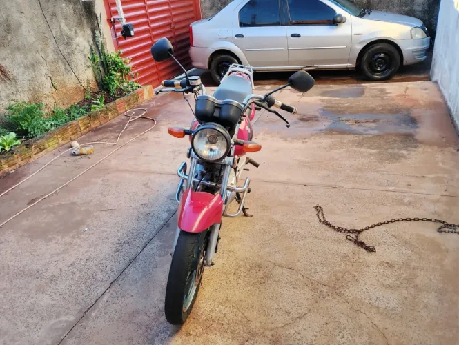 Moto suzuki use 125 toda em dia