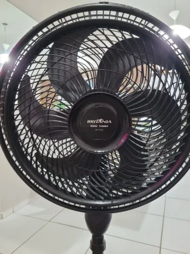 Ventilador Britânia de coluna