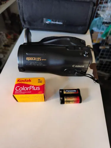 Camera fotográfica época 135 analógica perfeita