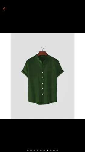 Duas camisas gola de padre