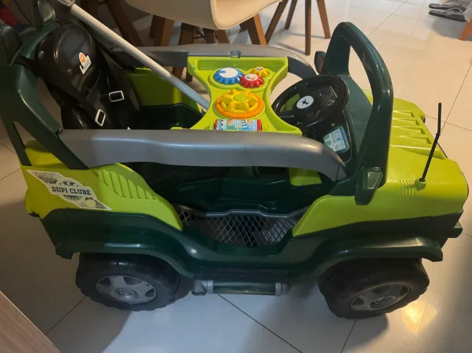 Carrinho de passeio semi novo Diipi - Calesita Verde