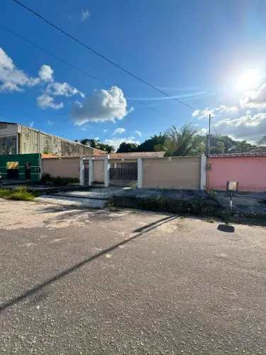 Casa super bem localizada