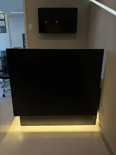 Balcão para recepcionista PRETO