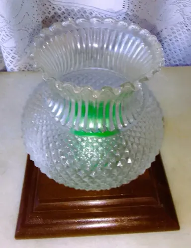 Lindo e antigo Castiçal Art Deco anos 50 Mdeira nobre entalhada Mangas padrão Bico de Jaca