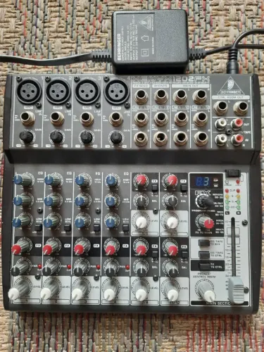 Mesa de Som Xenix 1202FX