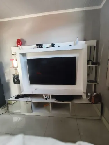 vendo painel para tev até 65 polegadas usado poucos detalhes
