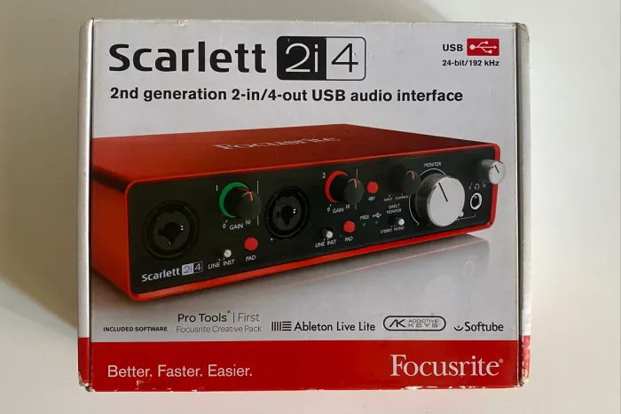 FOCUSRITE SCARLETT 2i4 