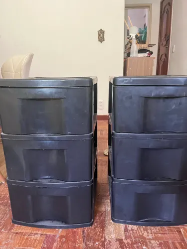 2 gaveteiros pretos plástico