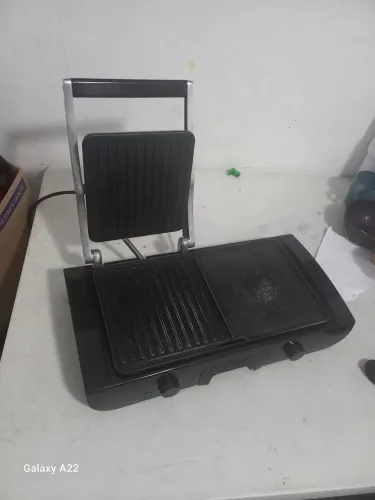 Vendo sanduicheira elétrica Philco 