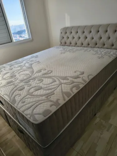 Cama Box Queen com Baú e Cabeceira