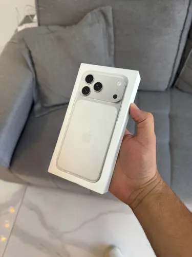 iPhone 17 Pro Max 256 gigas prata