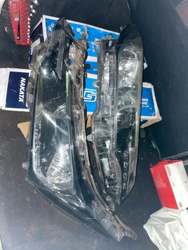 Par de faróis Corolla xei 2018