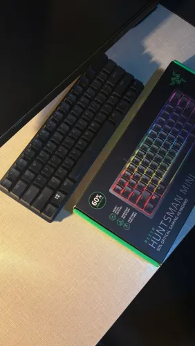 TROCP RAZER POR TECLADO MAGNÉTICO COM VOLTA