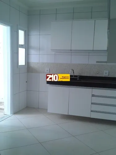 Casa para locação em Indaiatuba-SP, Vila Homero: 3 quartos, 1 sala, 1 banheiro, 1 vaga de 
