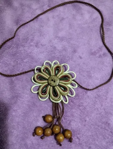 Colar flor