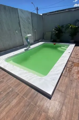 Oportunidade: Piscina de Fibra 5,25 x 3,30 m Completa e Equipada
