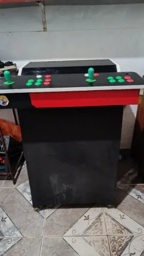 Arcade/Fliperama Estilo Mesa com mais 3.500 jogos.