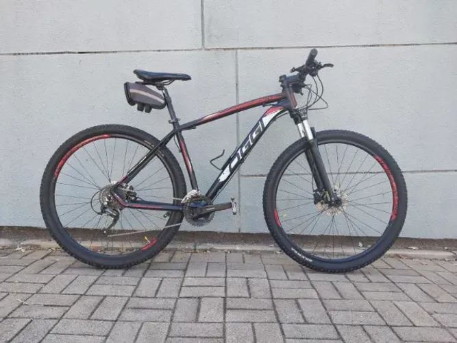 Bicicleta Oggi Big Wheel 7.0 aro 29" com 24 marchas