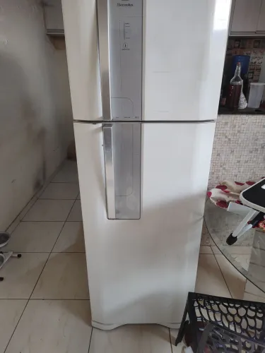 Geladeira Electrolux Frost Free Multi Flow Com defeito