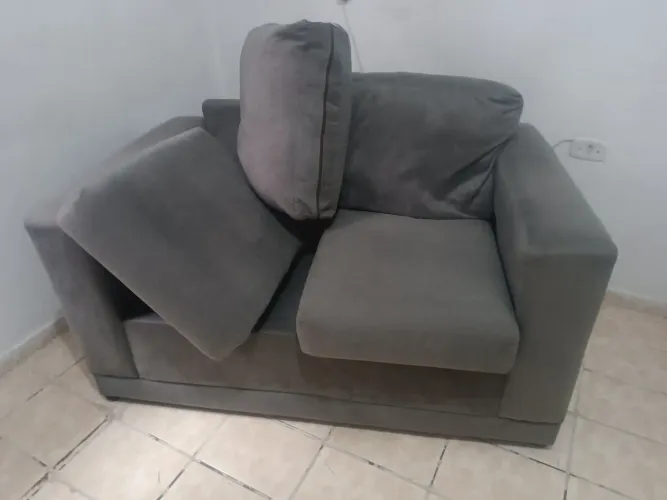 Sofá 2 lugares com Almofadas
