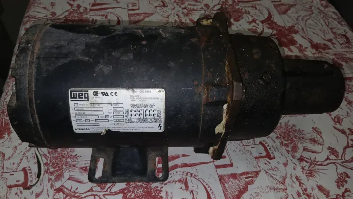 Motor Elétrico WEG 1/2 CV (Monofásico 127/220V) - Usado