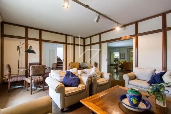 Casa de 630m² | 5 Dormitórios, sendo 3 Suítes | 12 Vagas - VENDA E LOCAÇÃO NO JARDIM GUEDA