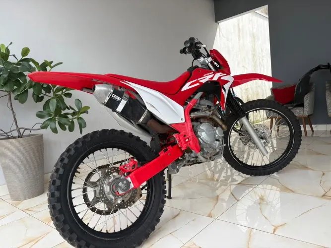 CRF 250F ano 2020 muito nova!!