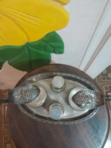 Galeteiro em metal prateado