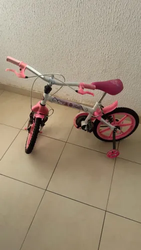 Bicicleta infantil menina