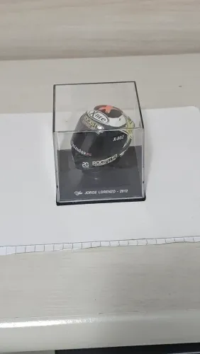 Capacete Jorge Lorenzo miniatura 1:5