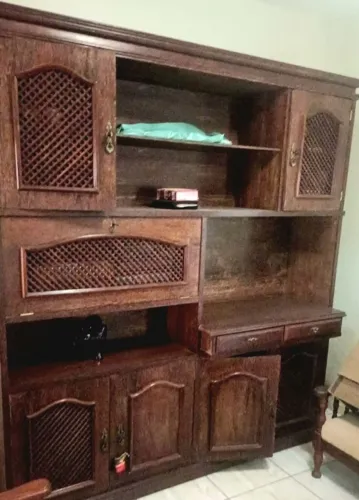 Estante em sucupira