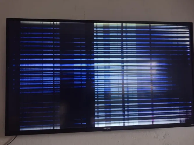 Vendo tv com defeitos 