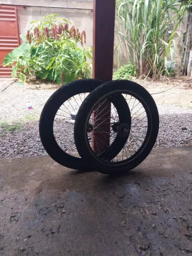 Vende-se peneu aro 20 CIBORG