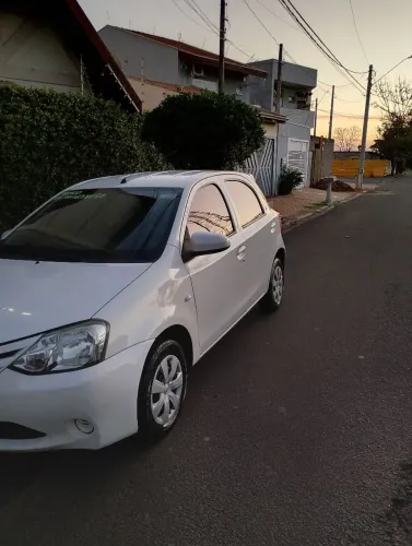 Toyota Etios X 1.3 Flex 16V 5P Mec. 2016