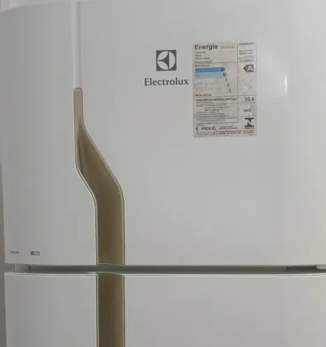 Geladeira Electrolux No Estado de nova bem conservada nao tem nem 2 anos de uso