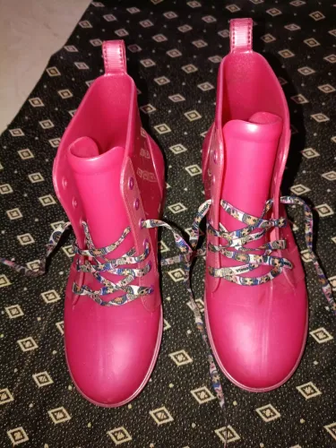Bota Grendene LOL R$ 40,00