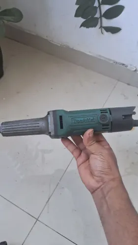 Retifica makita modelo m9100b voltagem 220v 