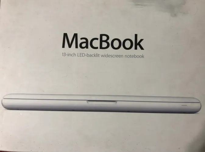 MacBook branco 13 polegadas 
