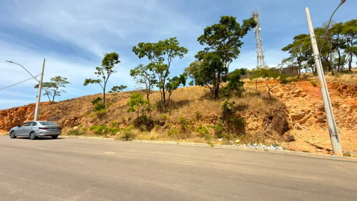 Vende-se Terreno