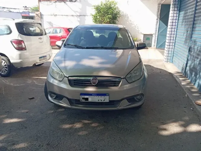 Fiat Grand Siena Essence 1.6 Flex 16V 2013