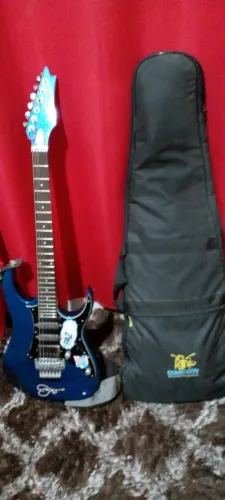 Guitarra condor